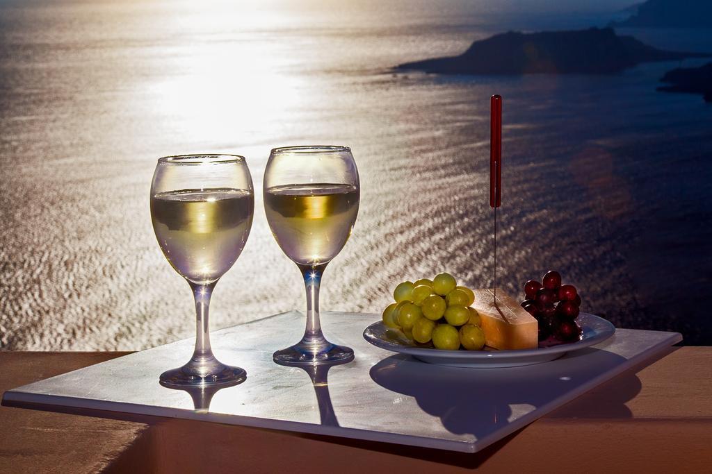 Santa Rinoula Suites Sea Sunset Views Adults Only Меґалохорі Екстер'єр фото